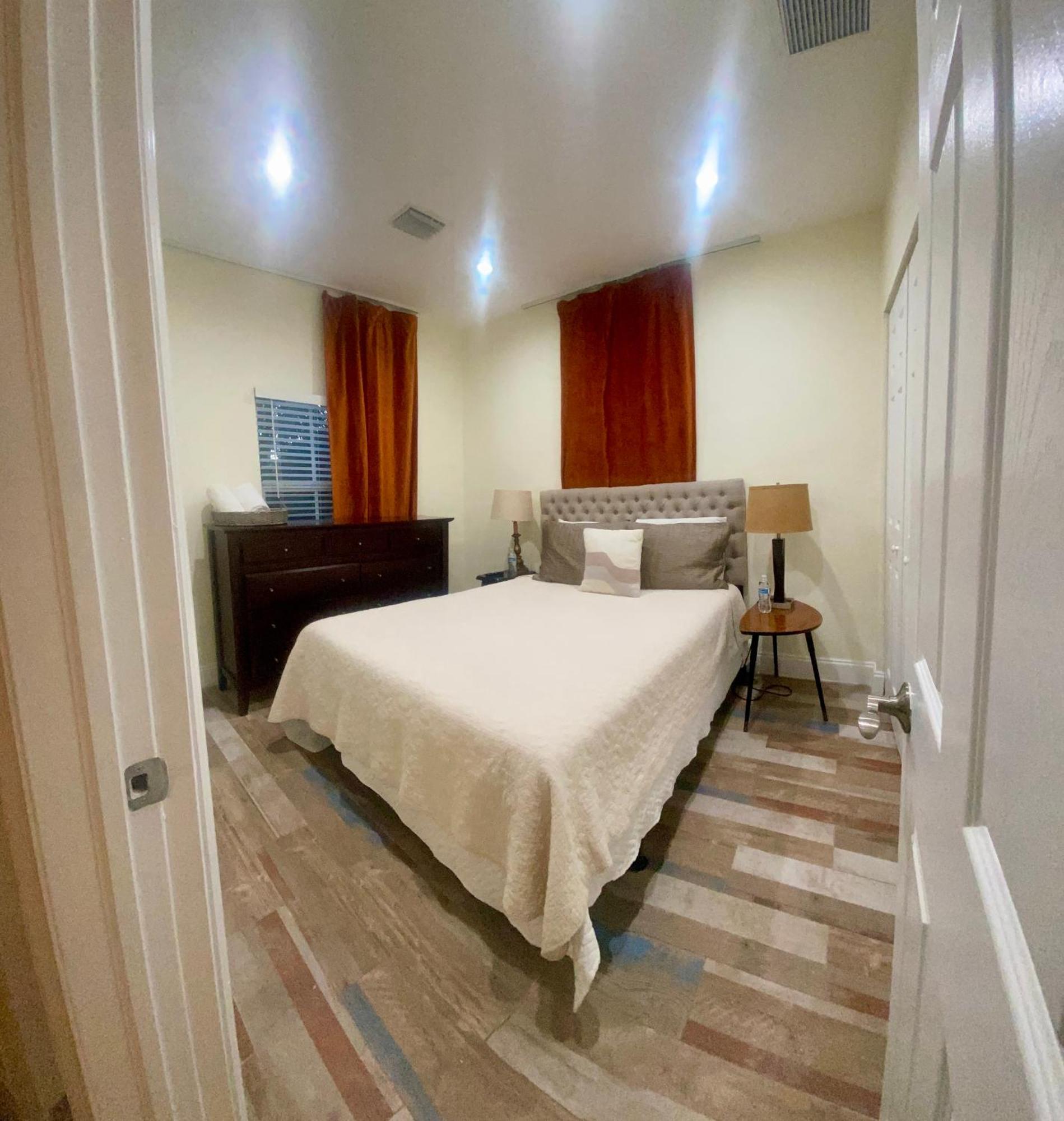 Private Rooms At Miami Centrally Located With Free Parking Eksteriør billede